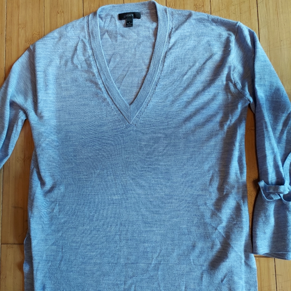 J.Crew Classic Design Baby Blue v neck sweater sweet bell sleeves Size small